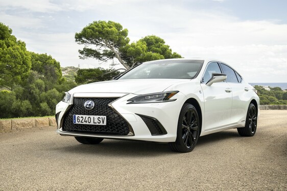 Lexus ES 2021