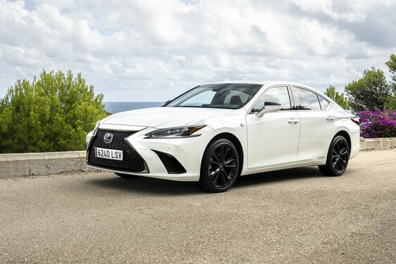 Lexus ES 2021