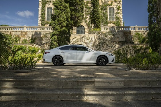 Lexus ES 2021