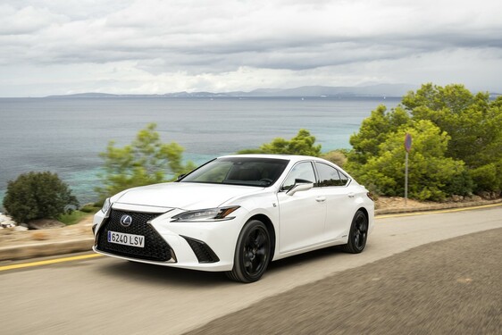 Lexus ES 2021