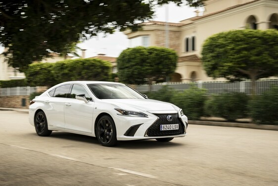 Lexus ES 2021