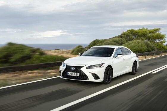 Lexus ES 2021