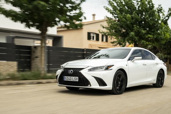 Lexus ES 2021