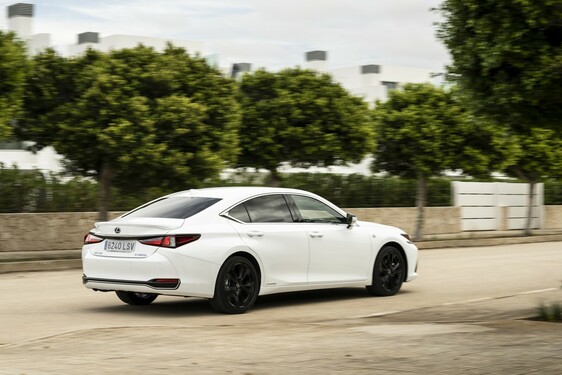 Lexus ES 2021