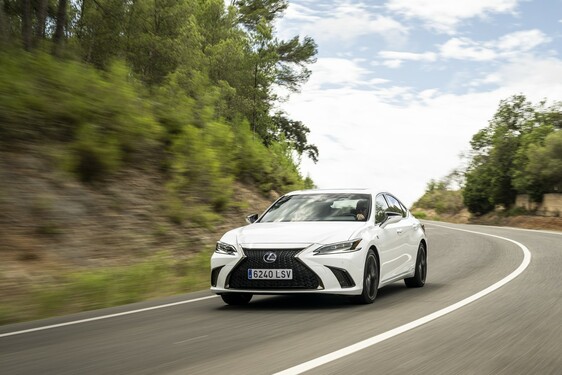Lexus ES 2021