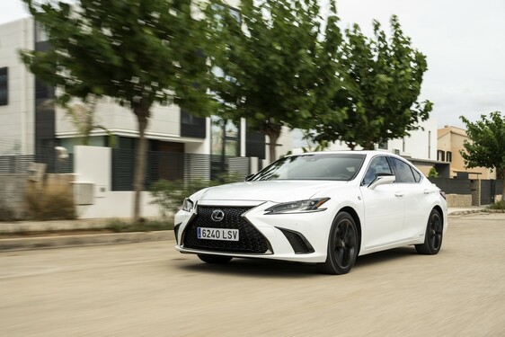 Lexus ES 2021