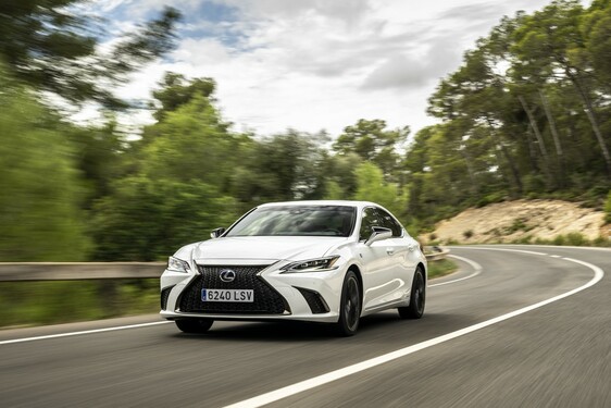 Lexus ES 2021