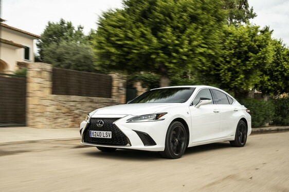 Lexus ES 2021