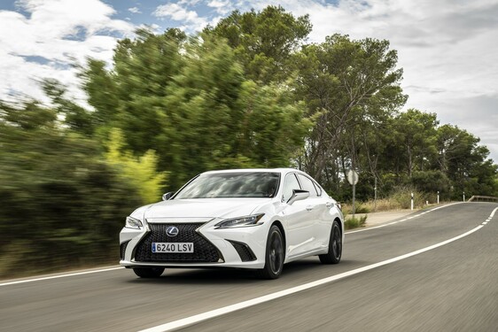 Lexus ES 2021
