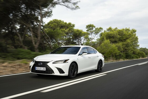 Lexus ES 2021