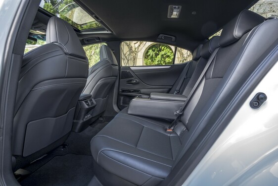 Lexus ES 2021
