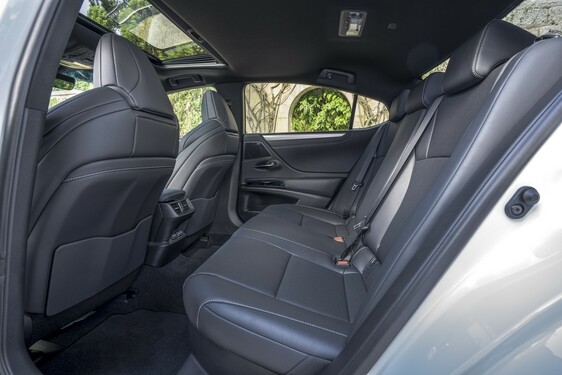 Lexus ES 2021