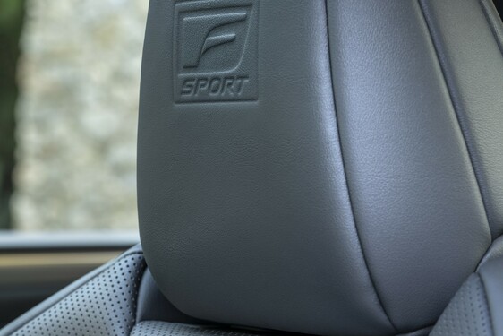 Lexus ES 2021