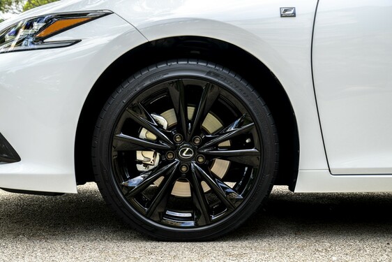 Lexus ES 2021