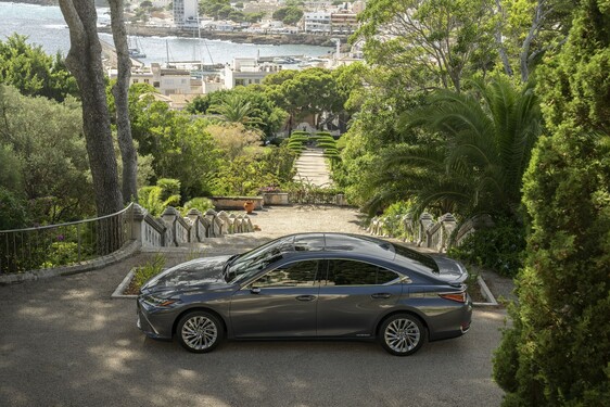 Lexus ES 2021