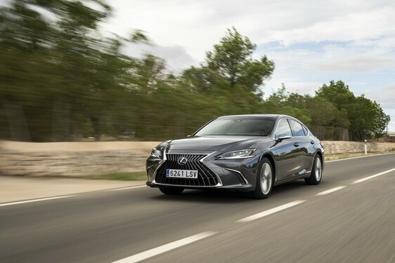 Lexus ES 2021