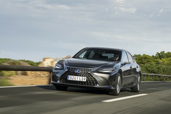 Lexus ES 2021