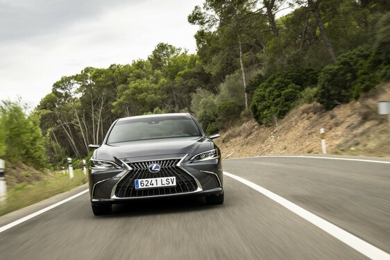 Lexus ES 2021