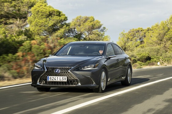 Lexus ES 2021