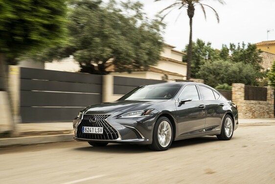 Lexus ES 2021
