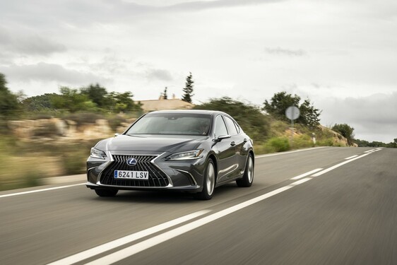 Lexus ES 2021
