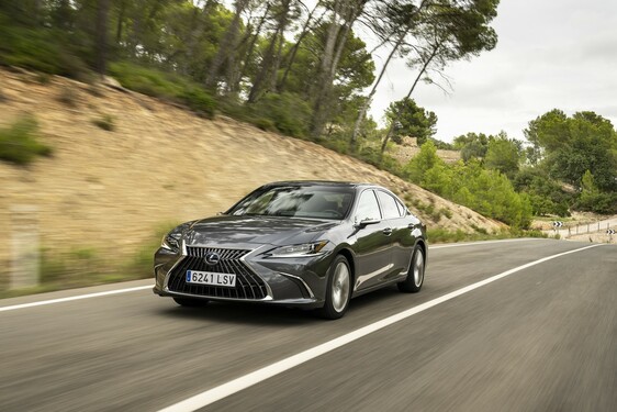 Lexus ES 2021