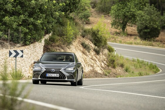 Lexus ES 2021