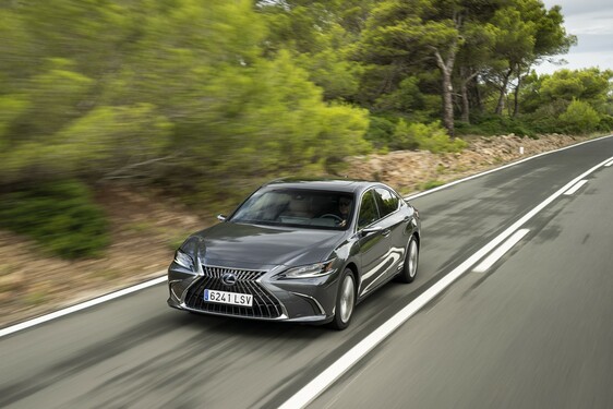 Lexus ES 2021