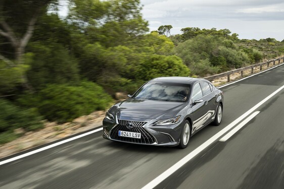 Lexus ES 2021