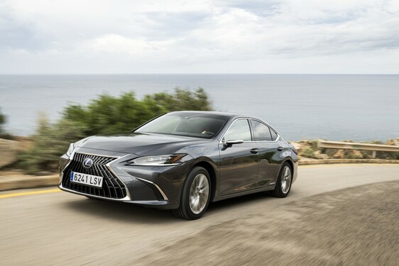 Lexus ES 2021