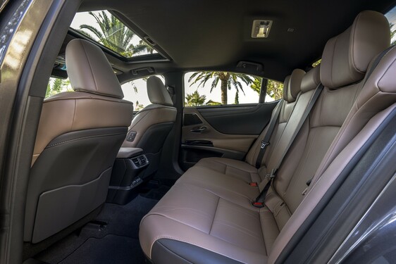 Lexus ES 2021