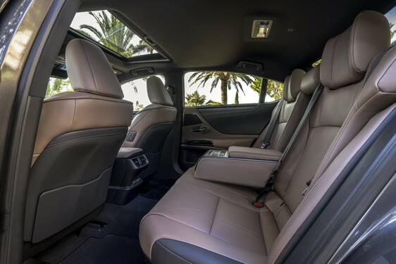Lexus ES 2021