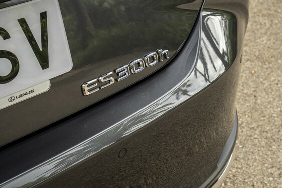 Lexus ES 2021