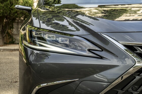 Lexus ES 2021