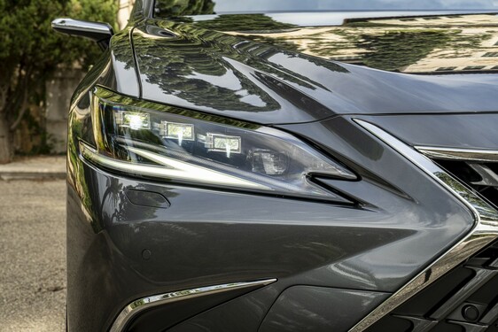 Lexus ES 2021