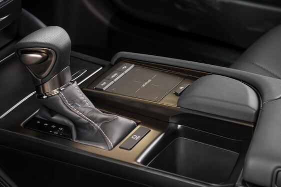 Lexus ES 2019
