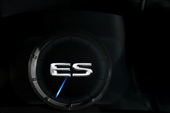 Lexus ES 2019