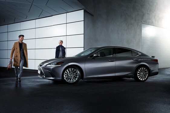 Lexus ES 2019