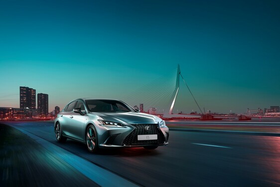 Lexus ES 2019