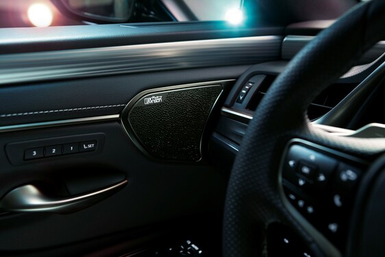 Lexus ES 2019