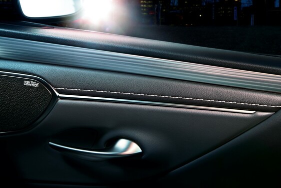 Lexus ES 2019