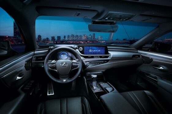 Lexus ES 2019