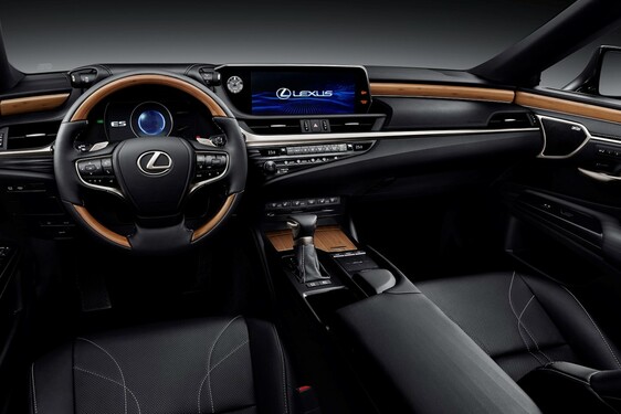 Lexus ES 2019