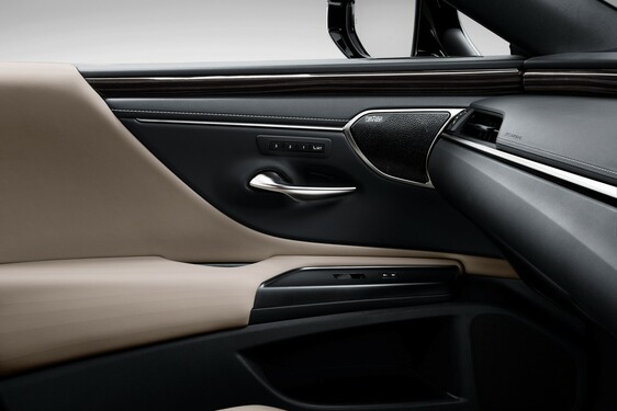 Lexus ES 2019