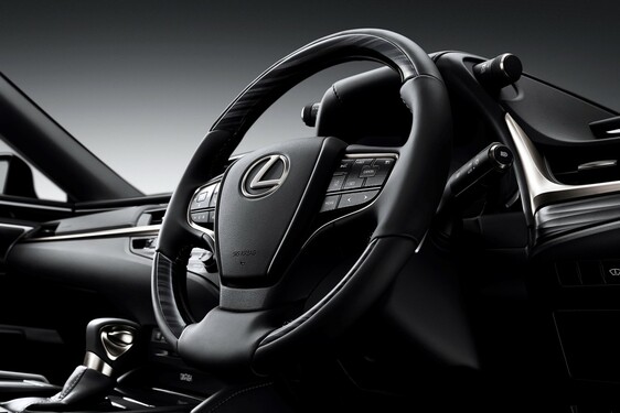 Lexus ES 2019