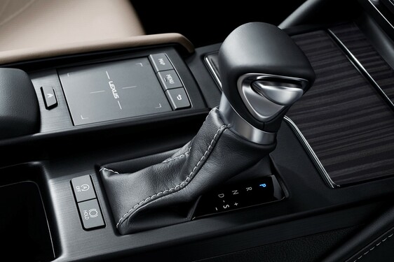 Lexus ES 2019