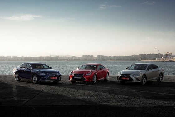 Lexus ES 2019