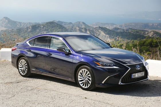Lexus ES 2019