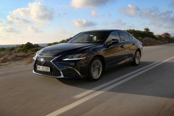 Lexus ES 2019