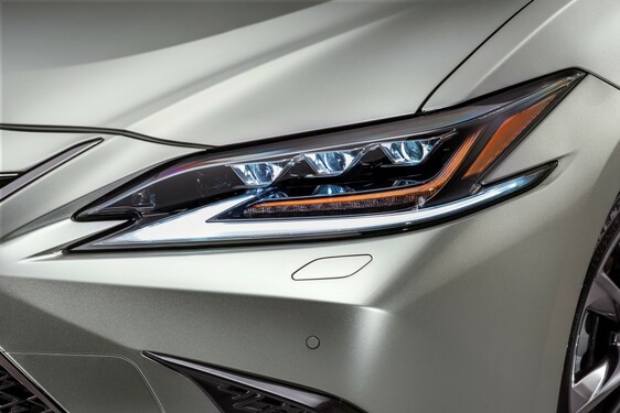 Lexus ES 2019